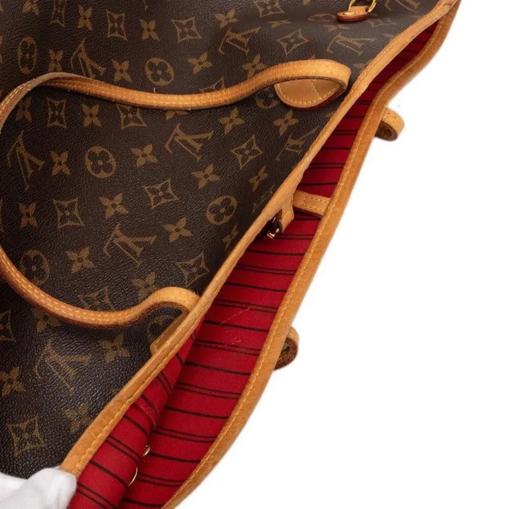 Louis Vuitton delivery duty
